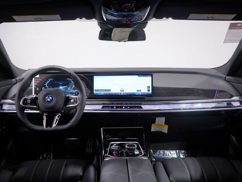 New 2026 BMW i7 eDrive50 w/ M Sport Package image 10