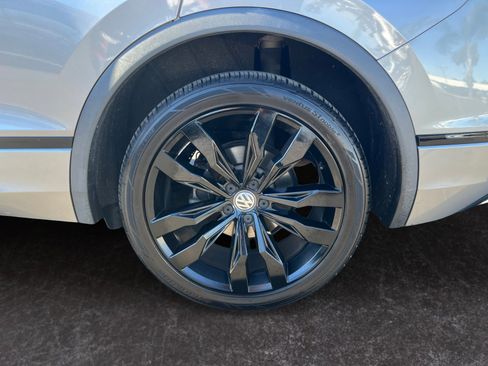 Used 2021 Volkswagen Tiguan SE R-Line image 14