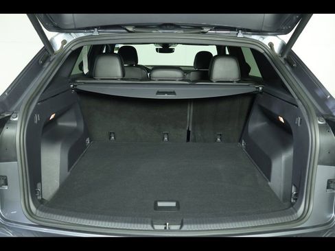 Used 2021 Volkswagen Atlas Cross Sport SEL image 19