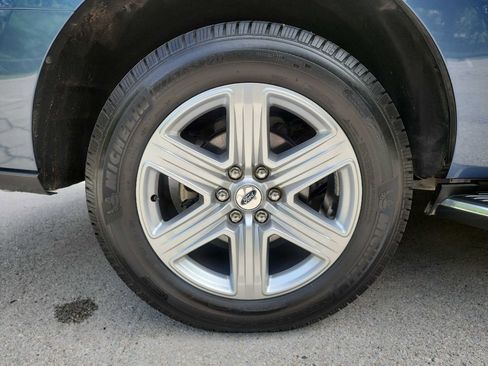 Used 2019 Ford Expedition XLT w/ Equipment Group 202A RWD image 11