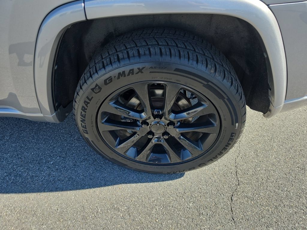 Used 2021 Jeep Grand Cherokee Laredo X AWD/4WD image 30