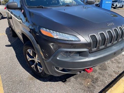 Used 2014 Jeep Cherokee Trailhawk w/ Comfort/Convenience Group image 11