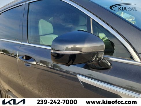 Used 2025 Kia Sorento SX Prestige AWD/4WD image 7