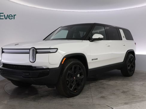 Used 2025 Rivian R1S Adventure AWD/4WD image 2