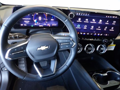 Used 2024 Chevrolet Blazer EV LT image 11