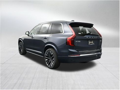 New 2026 Volvo XC90 T8 Ultra w/ Protection Package Premier AWD/4WD image 3