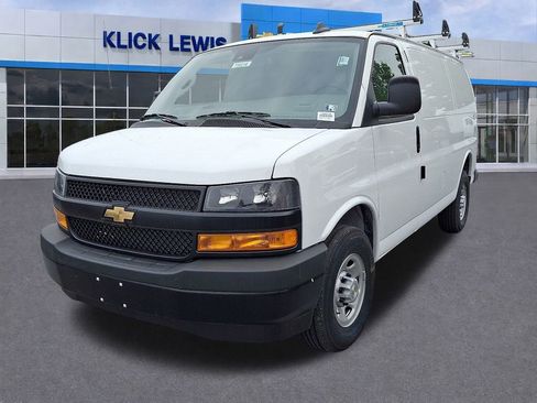 New 2025 Chevrolet Express 3500 w/ Driver Convenience Package image 2