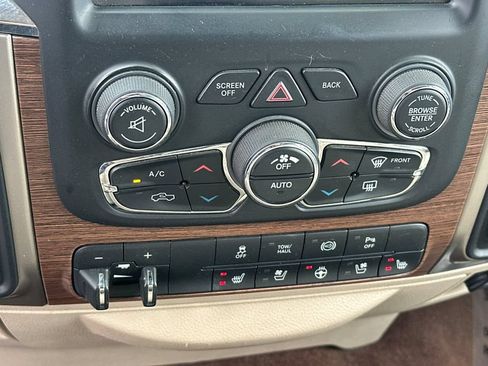 Used 2013 RAM 3500 Laramie w/ Convenience Group AWD/4WD image 20