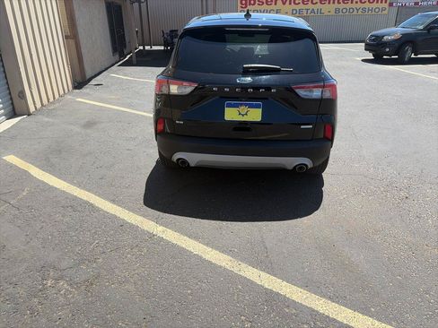 Used 2020 Ford Escape SE FWD image 3