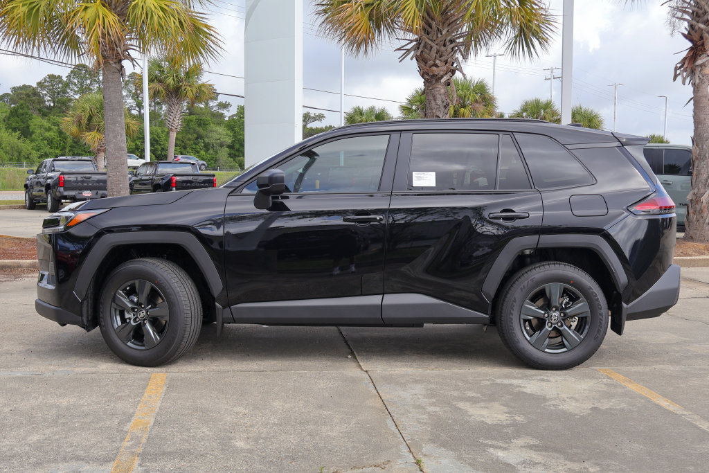 Used 2026 Toyota RAV4 LE AWD/4WD image 22