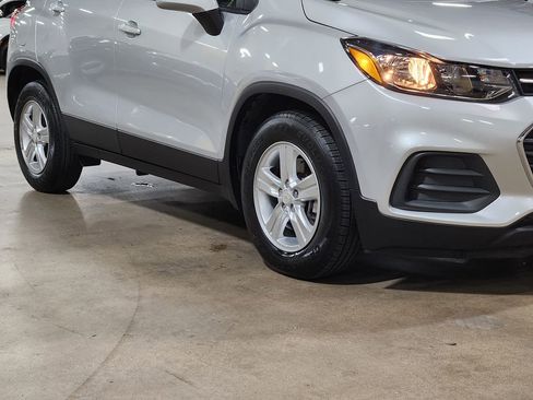 Used 2022 Chevrolet Trax LS w/ Tint and Cruise Package image 16