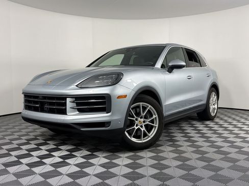 Certified 2024 Porsche Cayenne AWD/4WD image 1