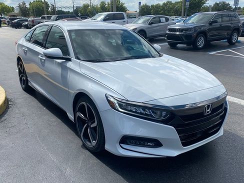 Used 2019 Honda Accord Sport image 2