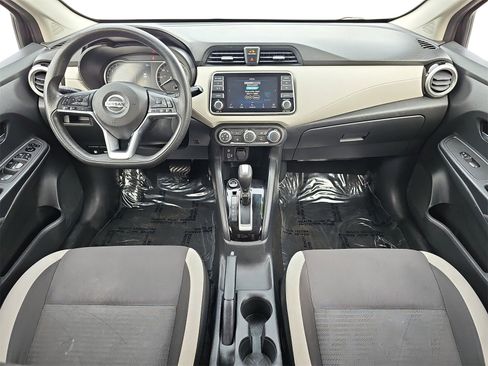 Used 2021 Nissan Versa SV image 9