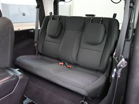Used 2020 Jeep Wrangler Sport AWD/4WD image 13