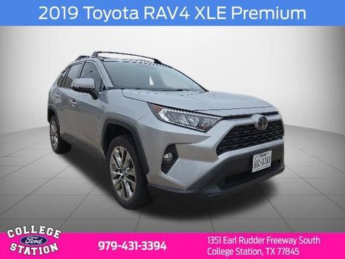Used 2019 Toyota RAV4 XLE Premium FWD image 1