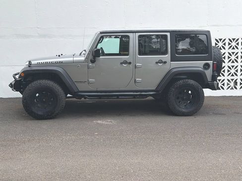 Used 2017 Jeep Wrangler Unlimited Rubicon w/ Cold Weather Group AWD/4WD image 2