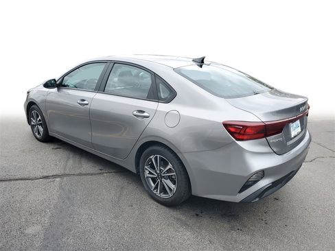 Used 2023 Kia Forte LXS image 5