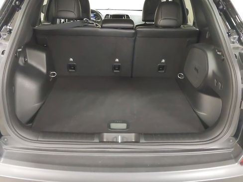 Used 2022 Jeep Cherokee Limited image 27