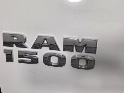 Used 2015 RAM 1500 Laramie w/ Convenience Group RWD image 9