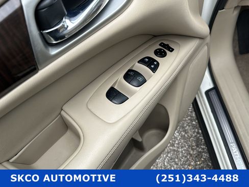 Used 2014 Nissan Pathfinder Platinum w/ Platinum Premium Package image 22