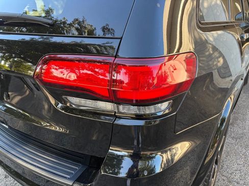 Used 2021 Jeep Grand Cherokee Laredo X image 9