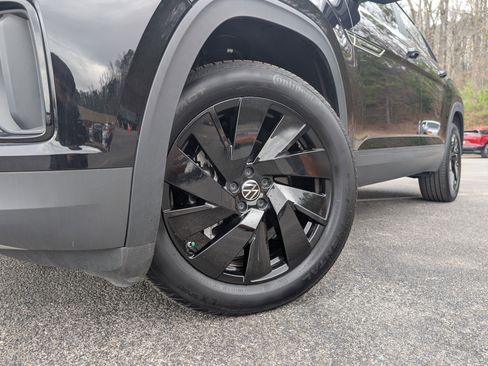 Used 2024 Volkswagen Atlas Cross Sport SE image 35