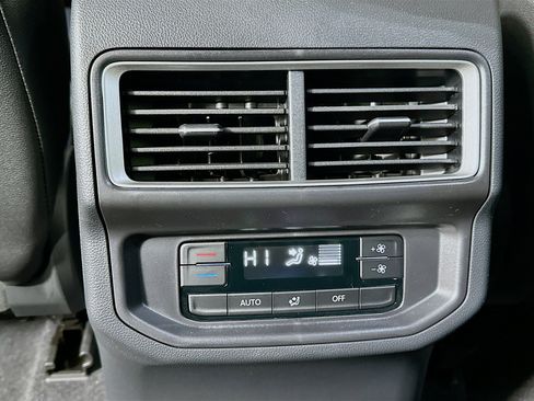 New 2026 Volkswagen Atlas Peak Edition image 24