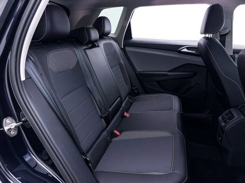 Used 2023 Volkswagen Taos SE w/ Panoramic Sunroof Package FWD image 34