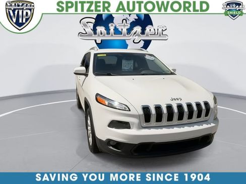 Used 2016 Jeep Cherokee Latitude w/ Comfort/Convenience Group AWD/4WD image 3