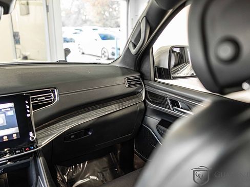 Used 2022 Jeep Wagoneer Series II w/ Flexible Seating Group image 40