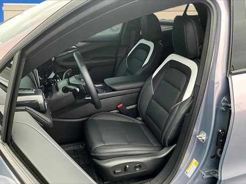 Used 2024 Chevrolet Blazer EV LT image 20