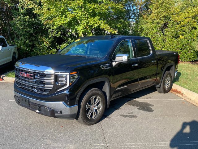 Used 2025 GMC Sierra 1500 SLT AWD/4WD image 3