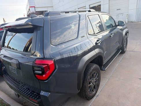 Used 2025 Toyota 4Runner SR5 AWD/4WD image 5