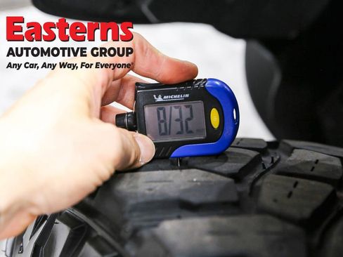 Used 2023 Jeep Wrangler Unlimited w/ Dual Top Group image 30