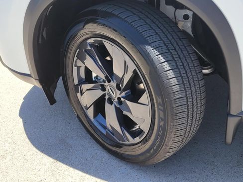 New 2026 Nissan Rogue SV FWD image 9