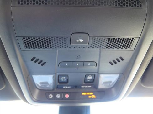 Used 2025 Cadillac XT6 Premium Luxury image 20