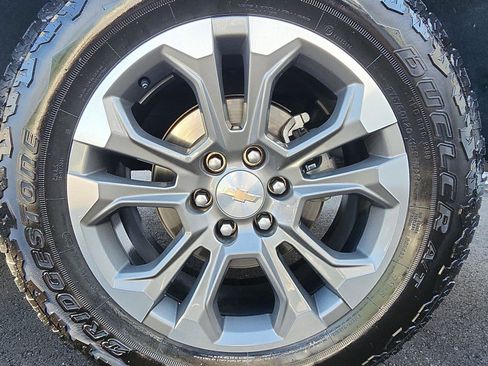 Used 2025 Chevrolet Silverado 1500 High Country w/ Technology Package image 9