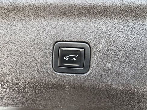 Used 2021 GMC Yukon SLT w/ SLT Luxury Package image 36