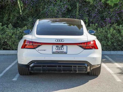 Used 2022 Audi e-tron GT Premium Plus image 5