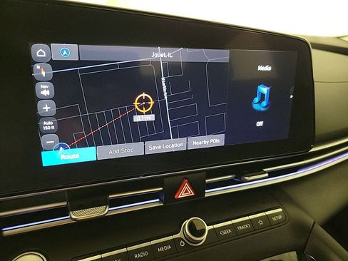 Used 2025 Hyundai Elantra Limited image 18