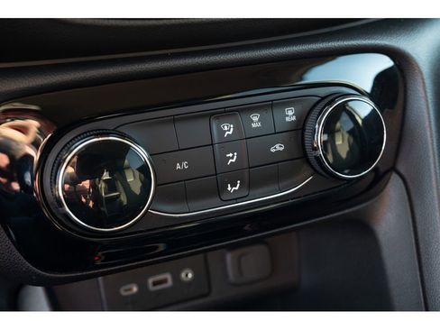 Used 2021 Buick Encore GX Preferred image 21