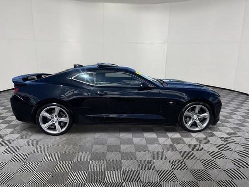 Used 2016 Chevrolet Camaro SS RWD image 4