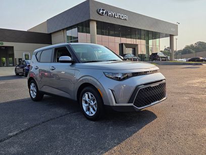 Used 2025 Kia Soul LX w/ LX Technology Package