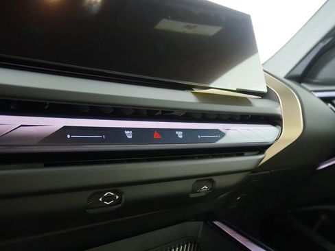 Used 2025 BMW X3 xDrive30i w/ Convenience Package image 19