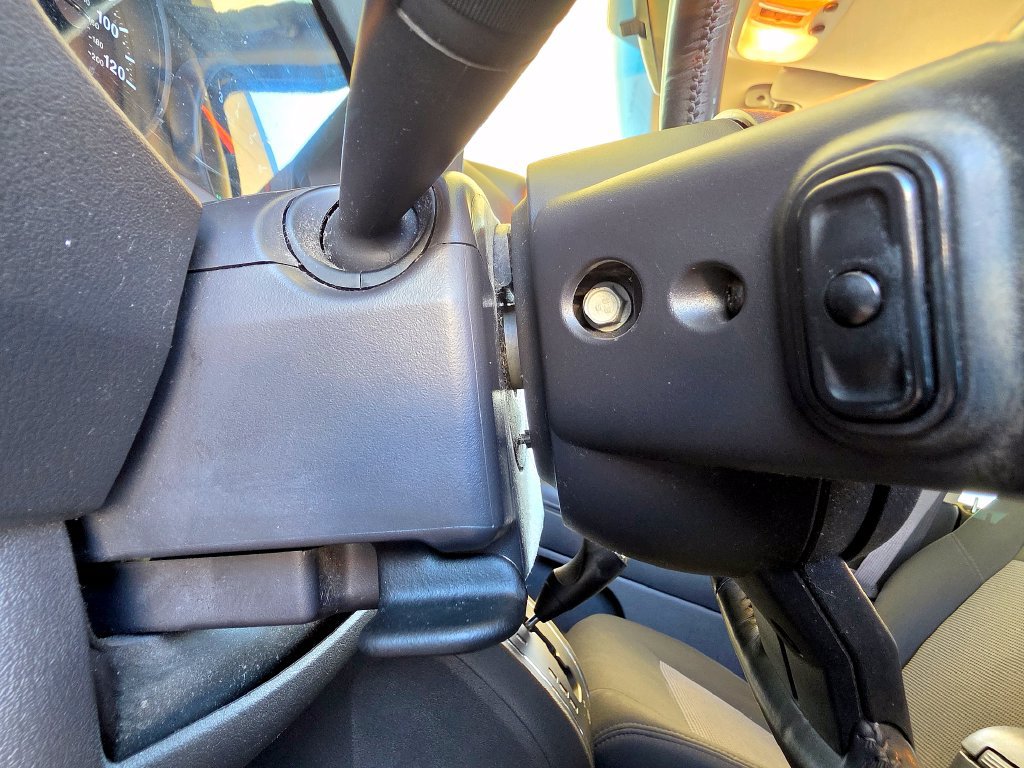Used 2011 Jeep Compass Latitude w/ Sun/Sound Group AWD/4WD image 15