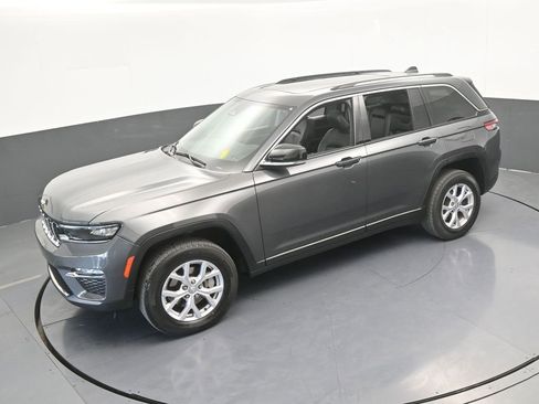 Used 2022 Jeep Grand Cherokee Limited image 51