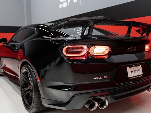 Used 2021 Chevrolet Camaro ZL1 RWD image 27