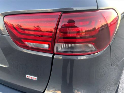 Used 2019 Kia Sorento LX w/ LX Convenience Package image 29