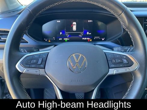Used 2024 Volkswagen Taos SE FWD image 10